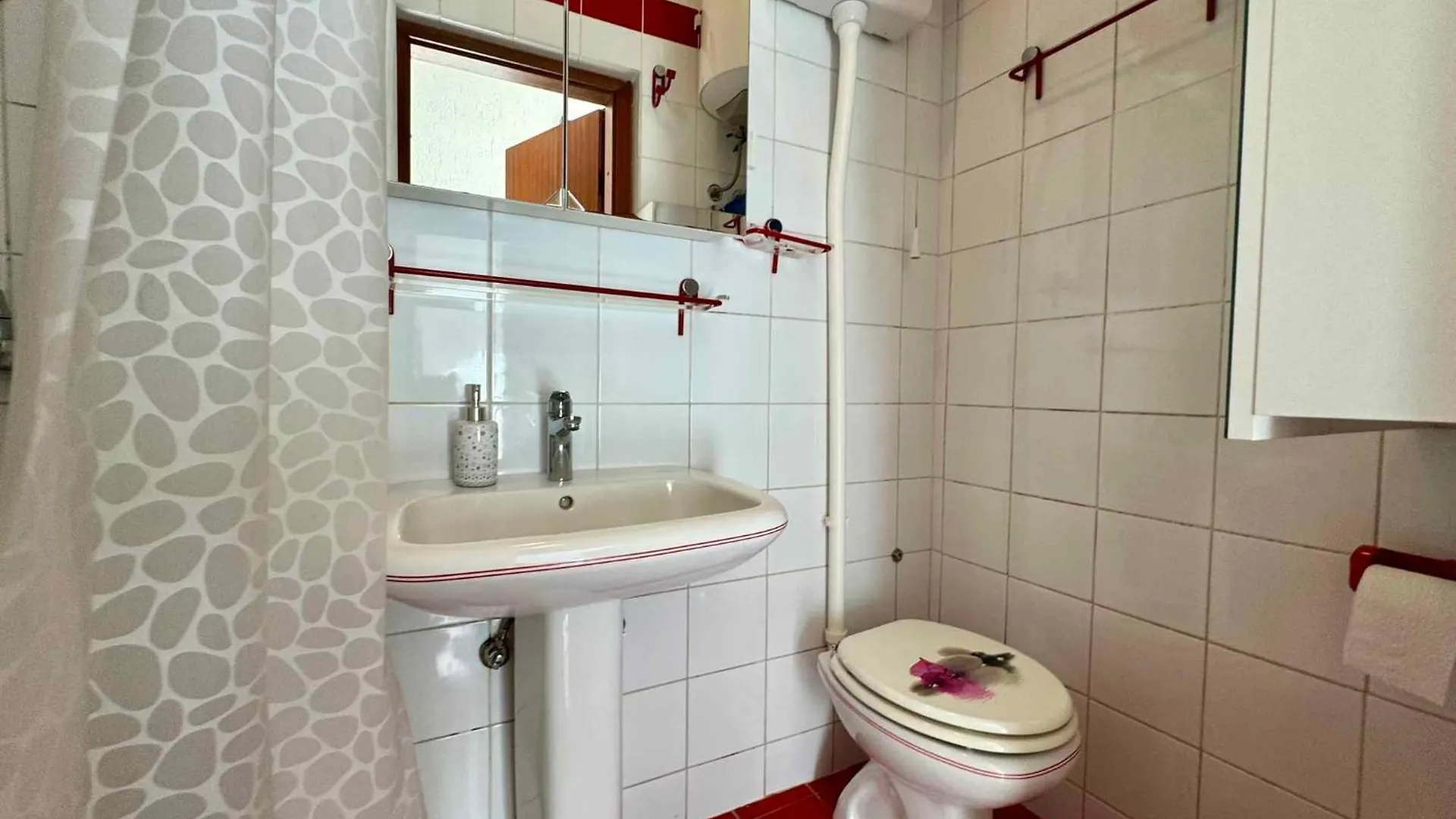 Apartment In Jadranovo 50540
