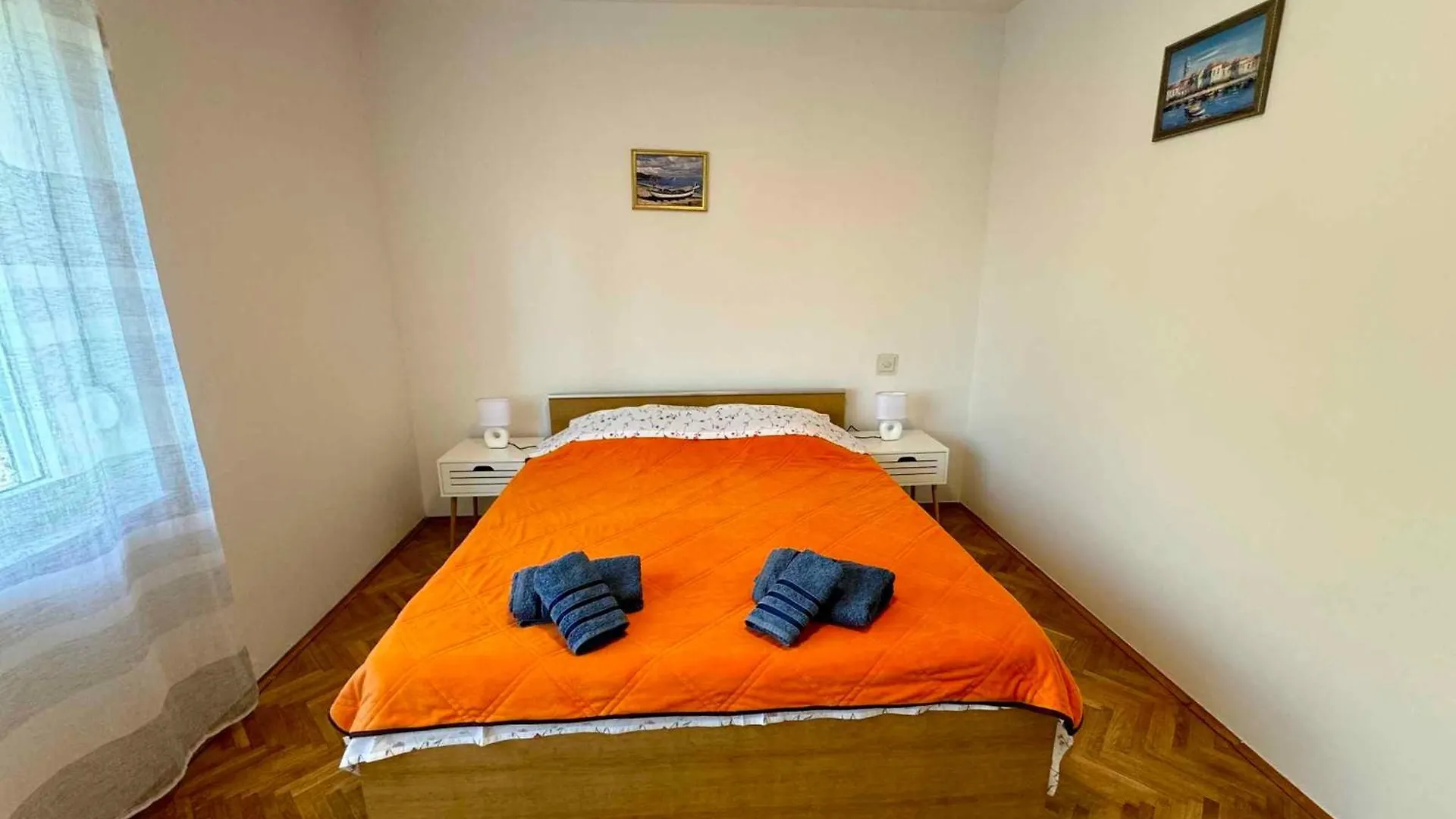 Apartment In Jadranovo 50540