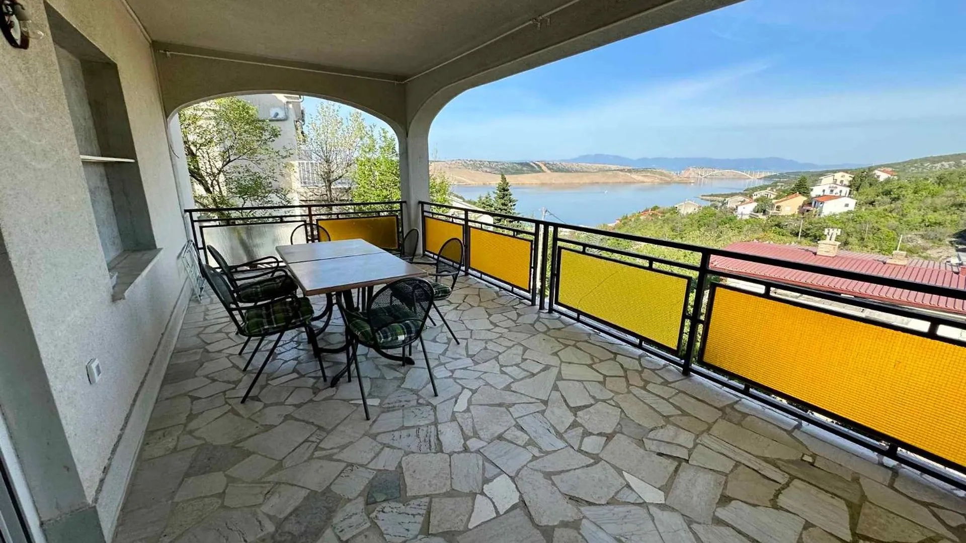 Apartment In Jadranovo 50540