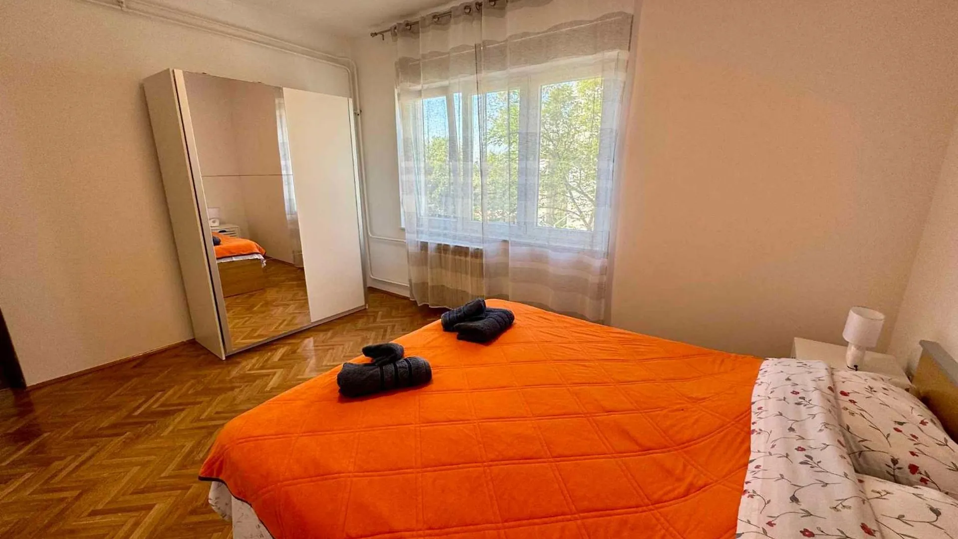 Apartment In Jadranovo 50540